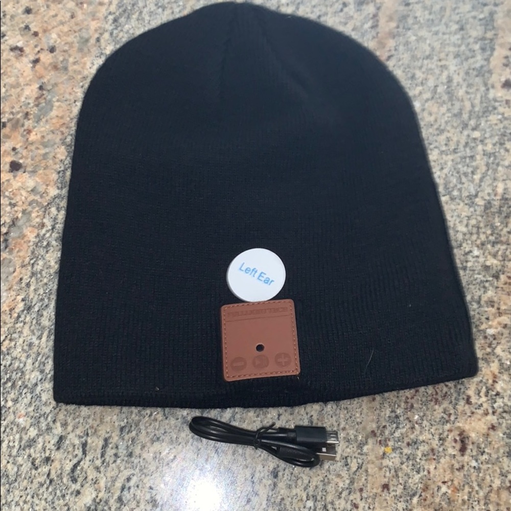 Beanie w/built-in Bluetooth headphones